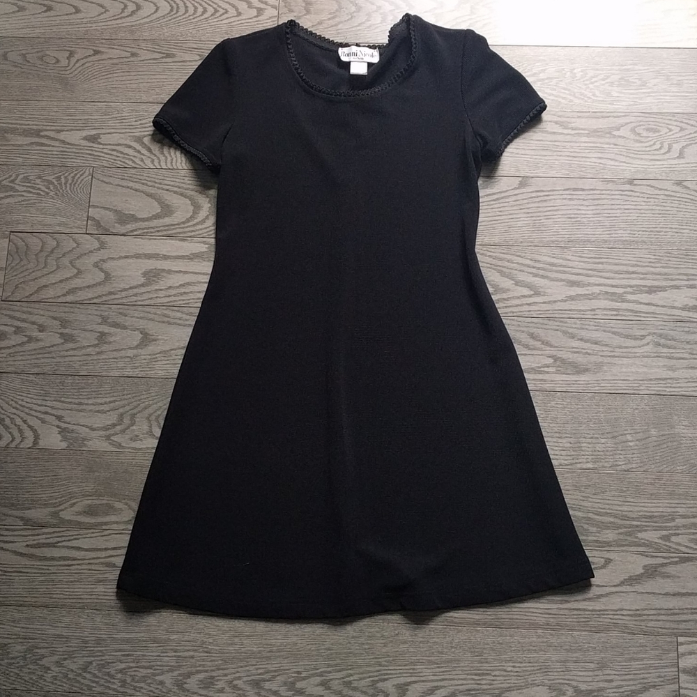 🌸Beautiful black dress by Ronni Nicole🌸🌸